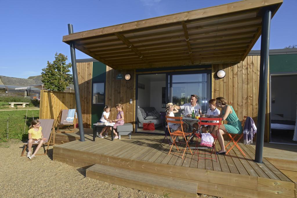 Les Roulottes & Cottages Du Moulin Chenillé-Changé Zimmer foto